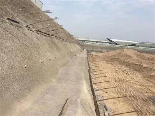 班玛河道边坡加固